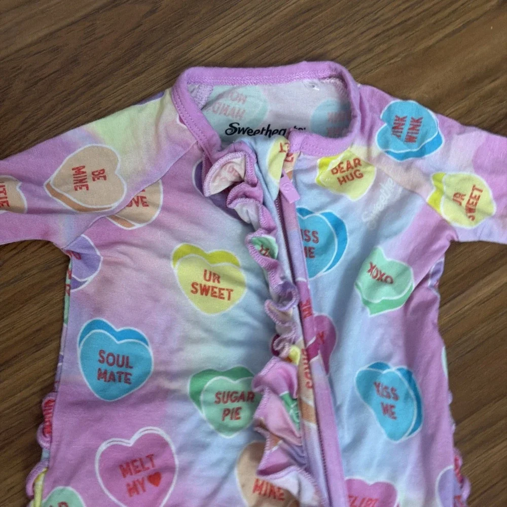 Bums & Roses Sweethearts Candy Baby Girls 0-3 Months Ruffle Footed Sleeper Pjs